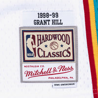 Detroit Pistons jersey – view 4