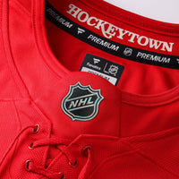 Detroit Red Wings Dylan Larkin Red jersey – view 5